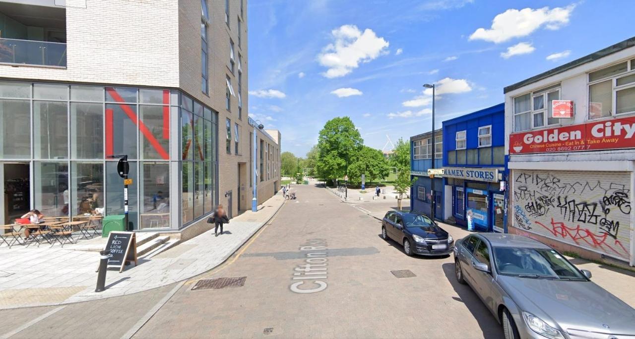 Super Studio With Two Bedrooms - Five Minutes From The Station! Londra Esterno foto